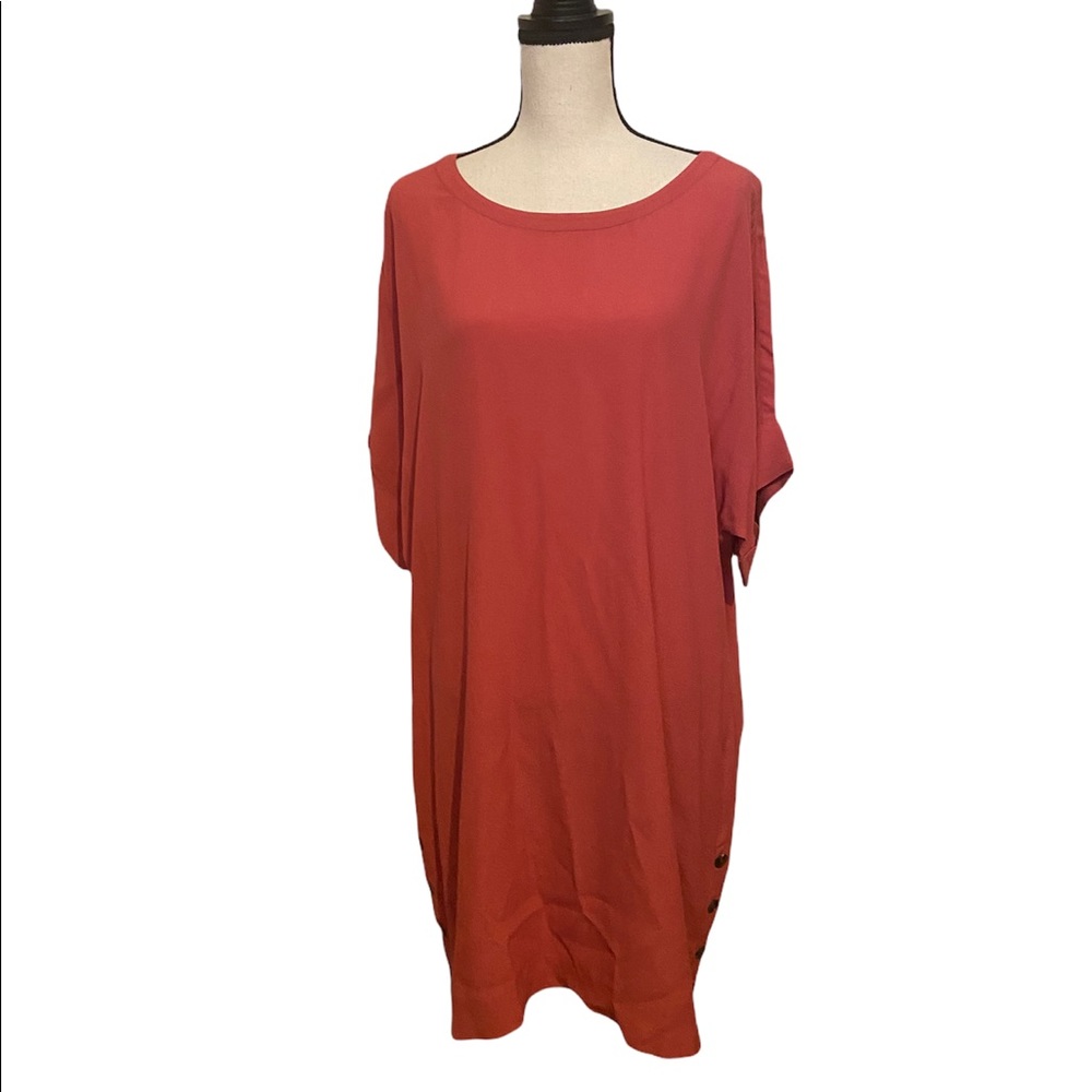 Madewell coral sheath dress w/pockets and button detail.